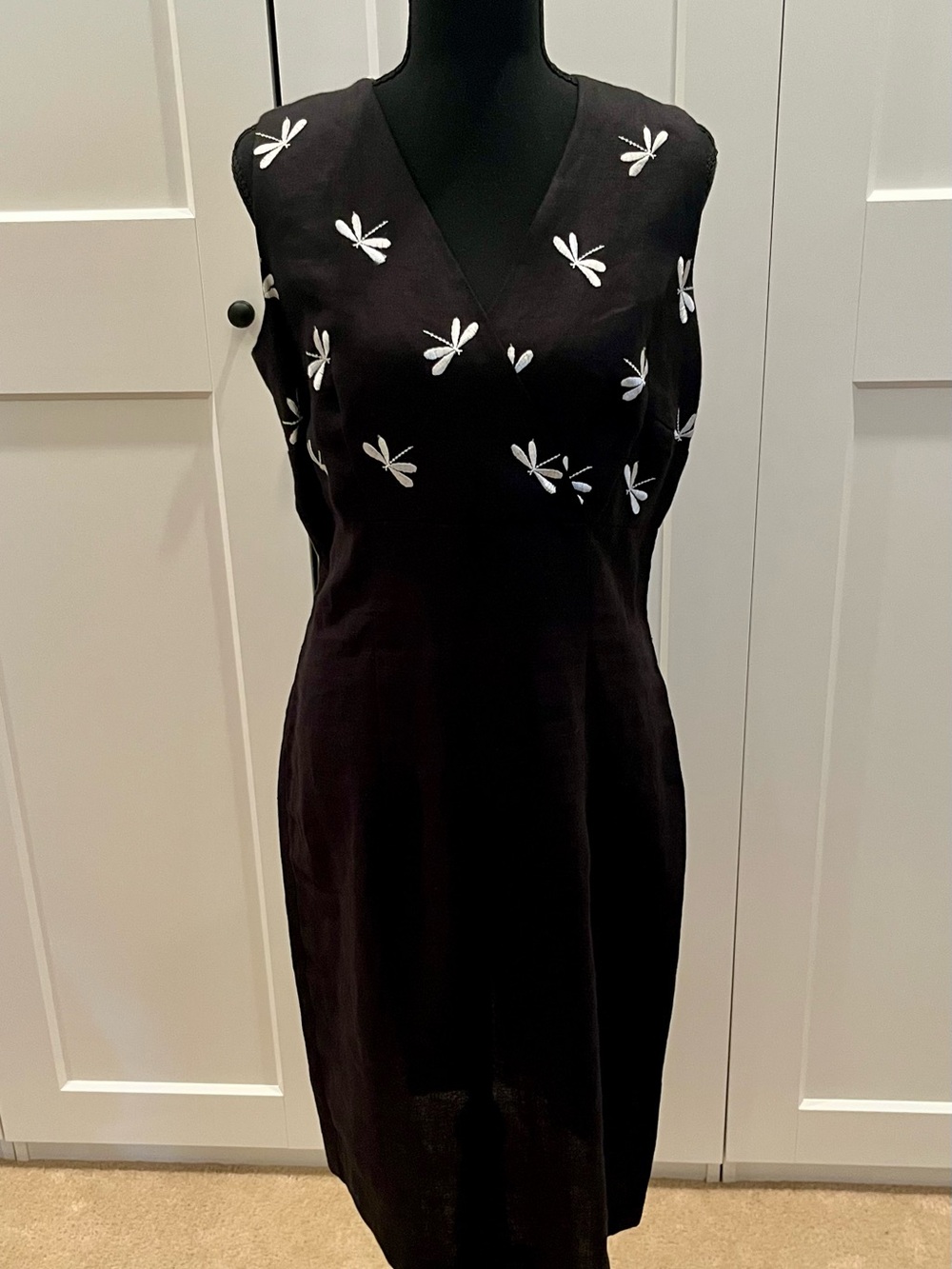 NWT Rebecca ThomasBlack Sleeveless V-Neck Dress with White Dragonfly Embroidery